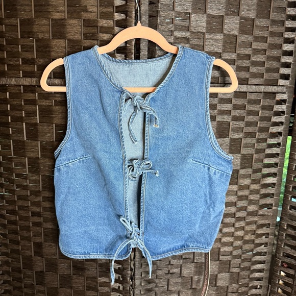 Misguided Denim Tied Vest NWT Size L - Picture 1 of 2